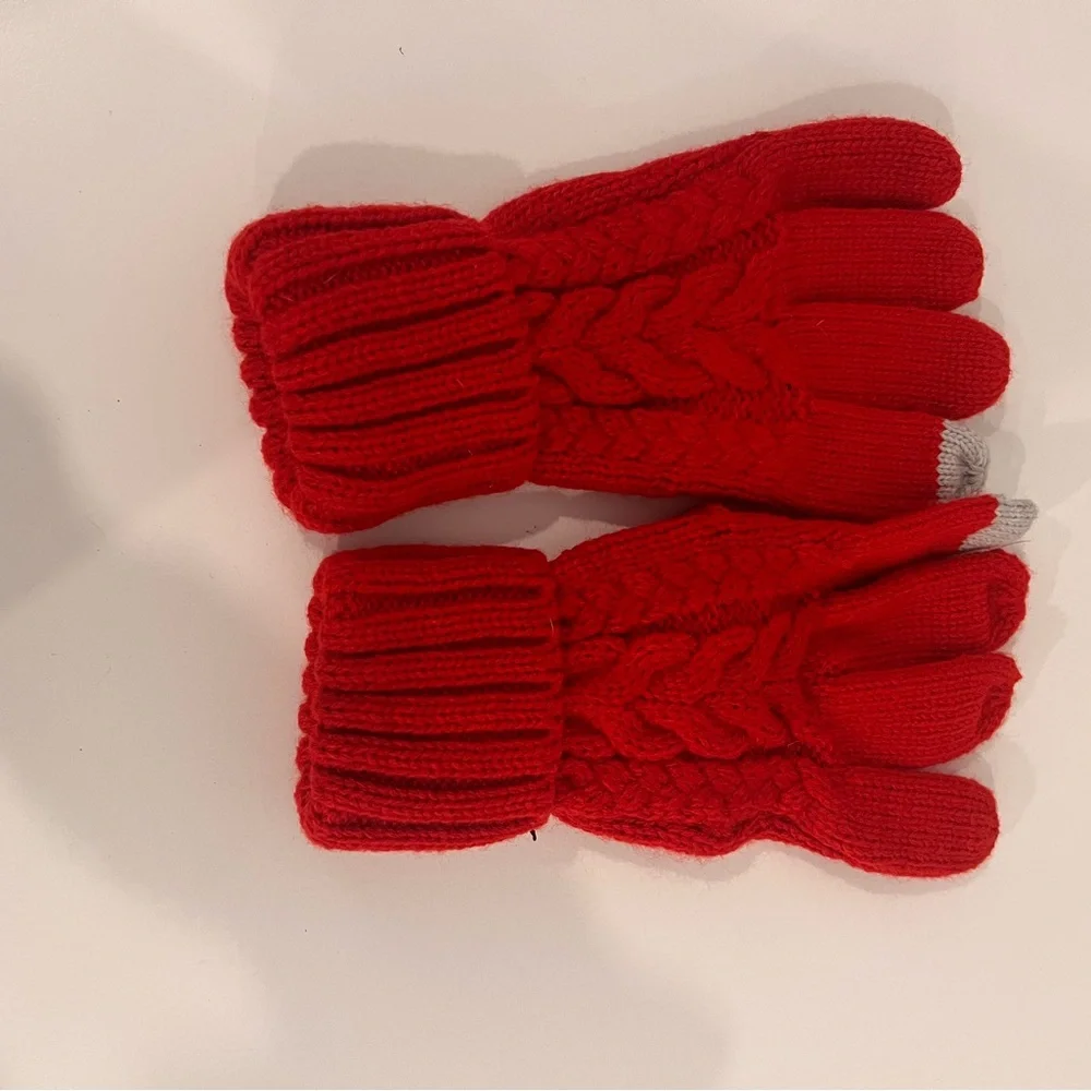 GAP Red and Gray Mittens with Touchscreen Compatibility